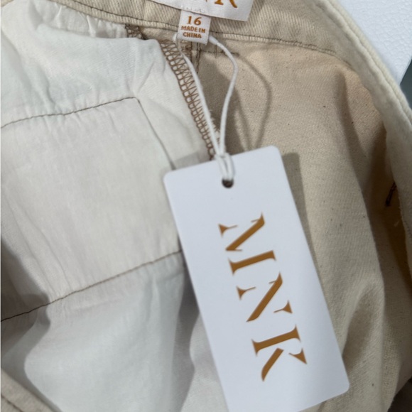 Cream Pleated Short - Picture 6 of 6